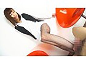 万人ウケするカワイイ子20人による、万人ウケはしない脚コキ発射20発 4時間　サンプル画像10